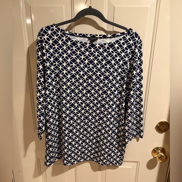 Ann Taylor Factory Tops - Ann Taylor Factory Navy White Geometric Print Top Large 3/4 Sleeve